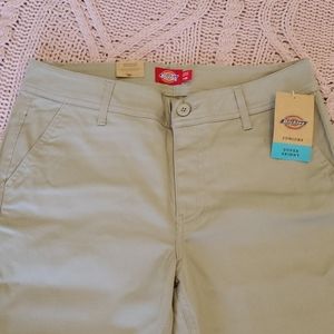 Dickies Brand Tan pants. Size 7/28.